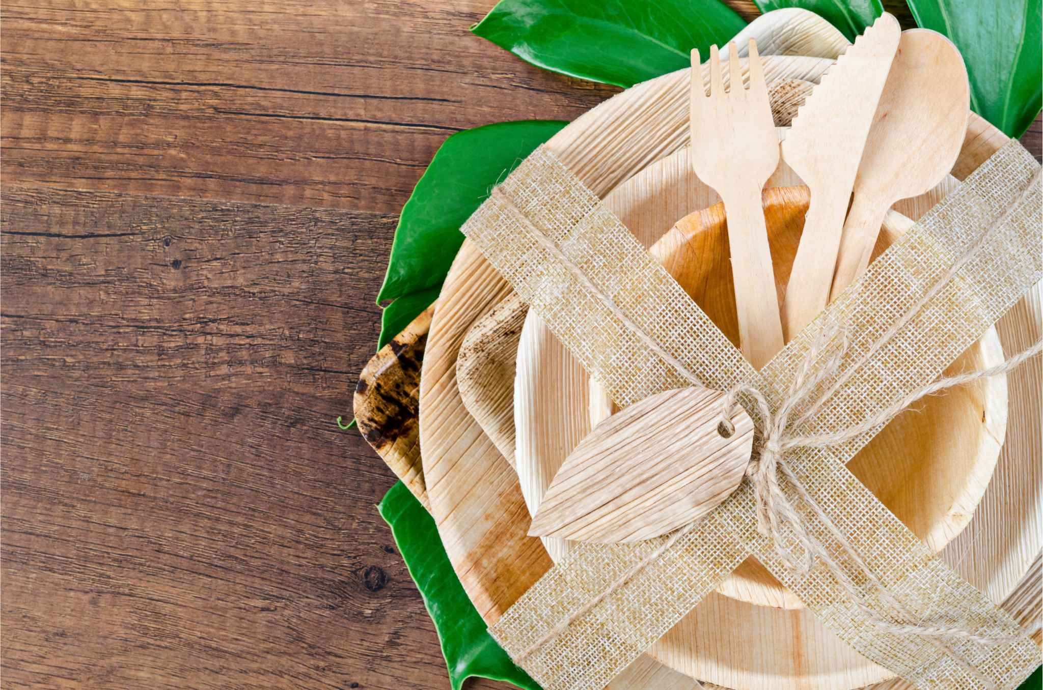 Home compostable palm leaf tableware